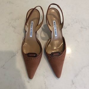 Brown suede Manolo Blahnik pointed-toe slingback